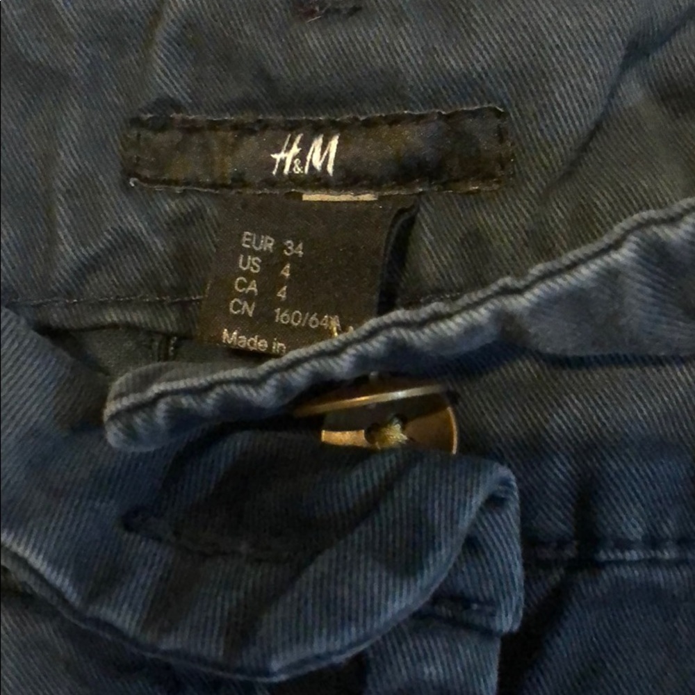 Shorts - Picture 2 of 3